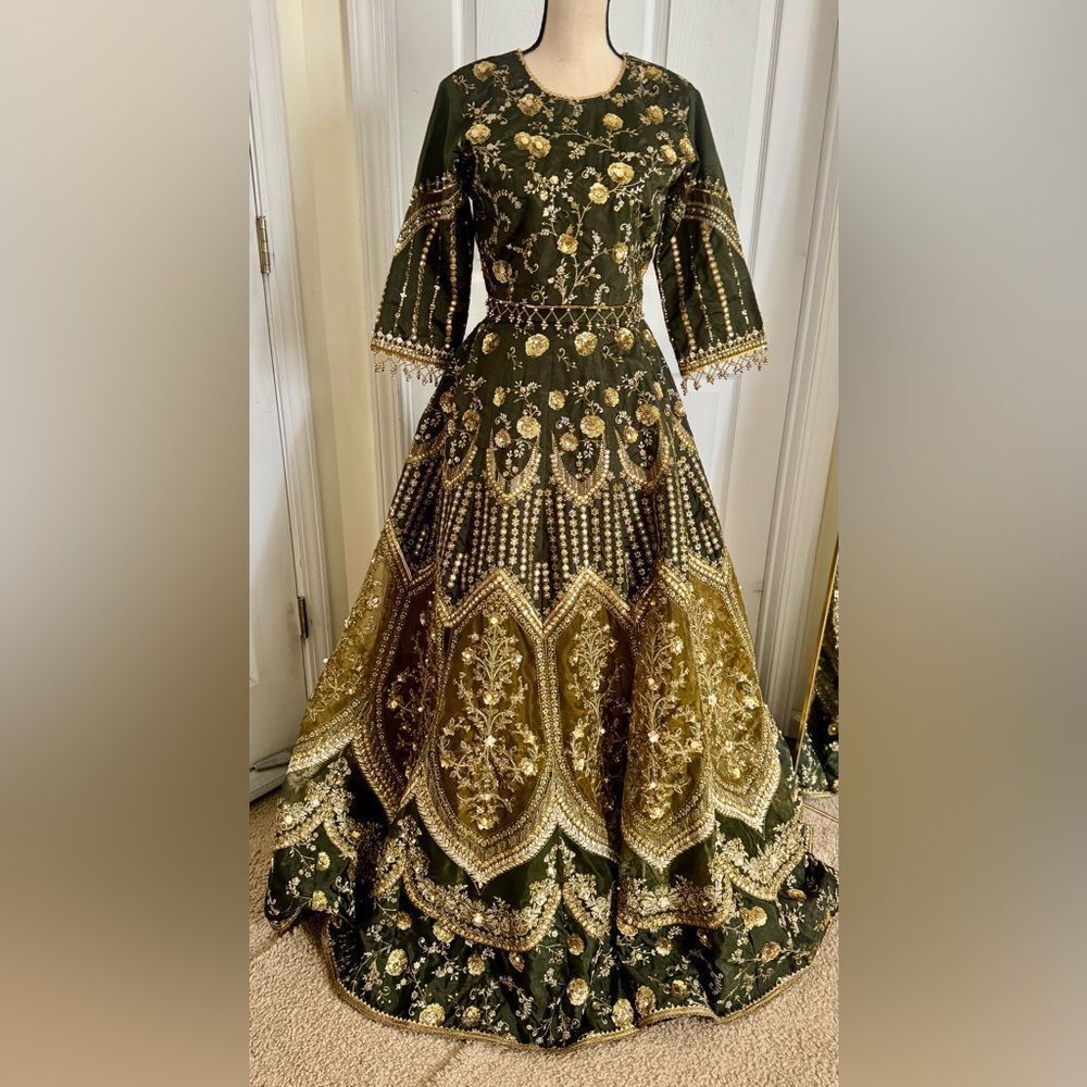 MOHSIN NAVEED RANJHA COUTURE PAKISTANI AUTHENTIC DESIGNER WEDDING FORMAL DRESS - Picture 10 of 14